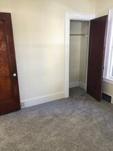106 E Heman St, Unit 3 Bedroom Lower Flat in East Syracuse, NY - Building Photo - Building Photo