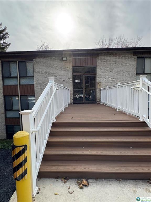 property at 1135 W Lafayette St