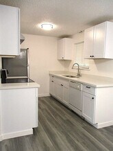 7006 35th St W in University Place, WA - Building Photo - Building Photo