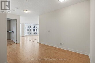 361 Front St W in Toronto, ON - Building Photo - Building Photo