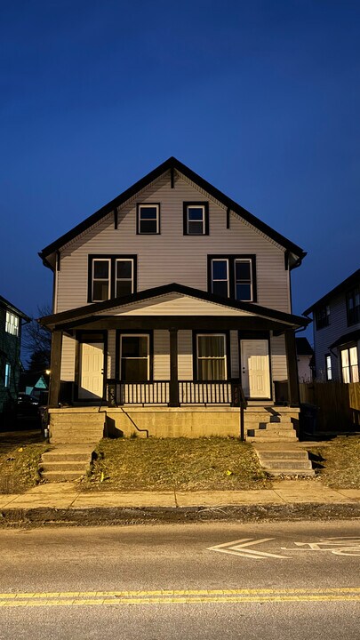 284 E Hudson St in Columbus, OH - Foto de edificio