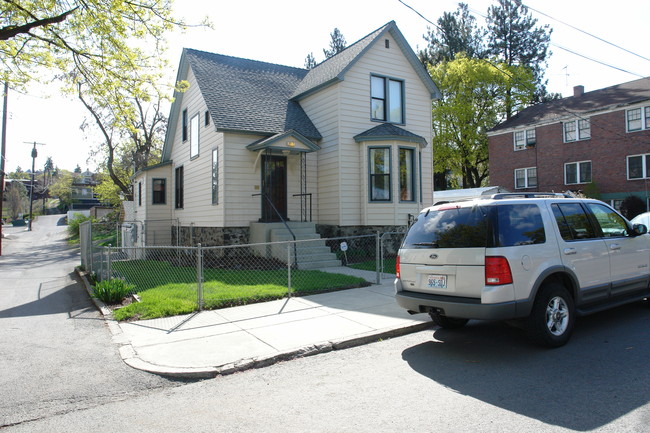 517 S Maple St in Spokane, WA - Foto de edificio - Building Photo