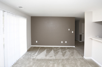 Applecreek Apartments in Anderson, IN - Building Photo - Interior Photo