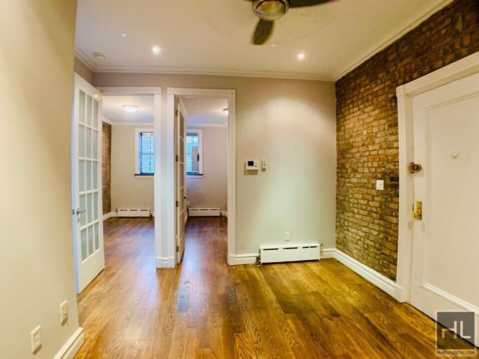 East 32nd Street in New York, NY - Building Photo