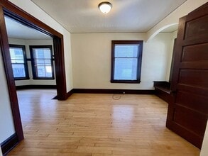 2570 N Murray Ave in Milwaukee, WI - Building Photo - Building Photo