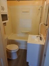 2300 Elzey Ave, Unit 2300 in Memphis, TN - Foto de edificio - Building Photo