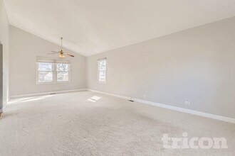 2453 Crescent Ln S in Aurora, IL - Building Photo - Building Photo