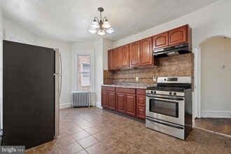 903 W Duncannon Ave in Philadelphia, PA - Building Photo - Building Photo