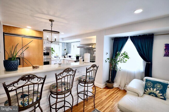 701 Lombard St in Philadelphia, PA - Building Photo - Building Photo