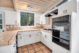 22912 Calabash St in Los Angeles, CA - Building Photo - Building Photo