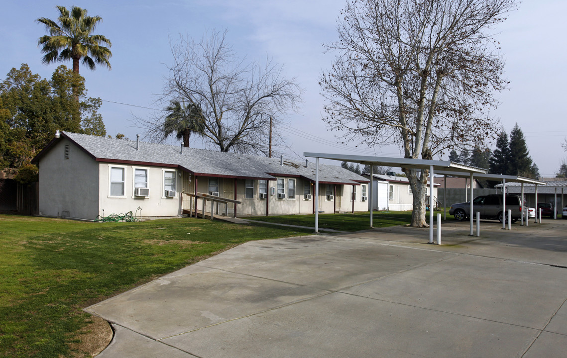 1914 N J St in Tulare, CA - Building Photo