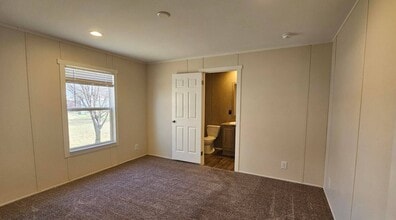 2122 E 54th St S in Wichita, KS - Building Photo - Building Photo