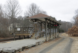 14 Dale St in Andover, MA - Foto de edificio - Building Photo