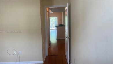 6020 W Sample Rd, Unit 207 in Coral Springs, FL - Foto de edificio - Building Photo