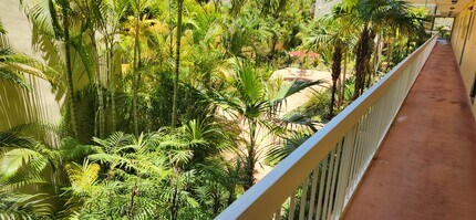 7805 Camino Real, Unit 217 in Miami, FL - Foto de edificio - Building Photo