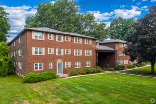 266 Main St in Windsor Locks, CT - Building Photo