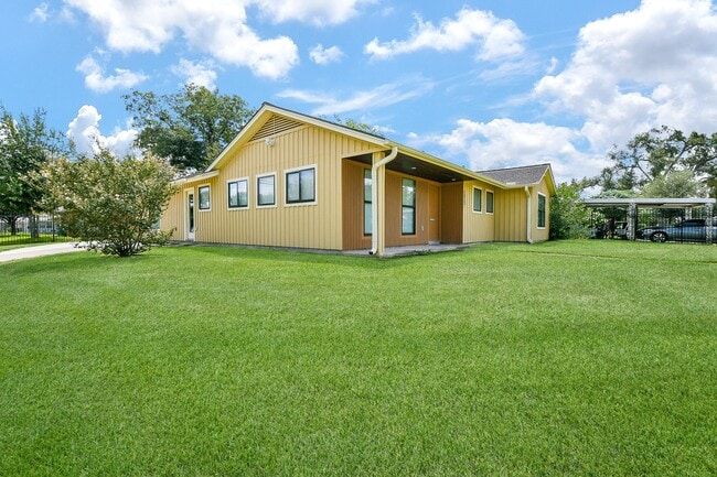 1860 Lynnview Dr in Houston, TX - Building Photo - Building Photo
