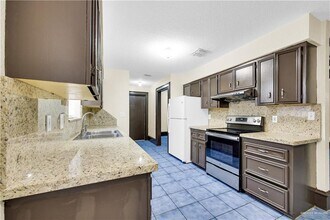 17 Pin Oak Rd in Edinburg, TX - Building Photo - Building Photo