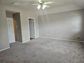 3217 Victorian Manor Ln in Houston, TX - Foto de edificio - Building Photo