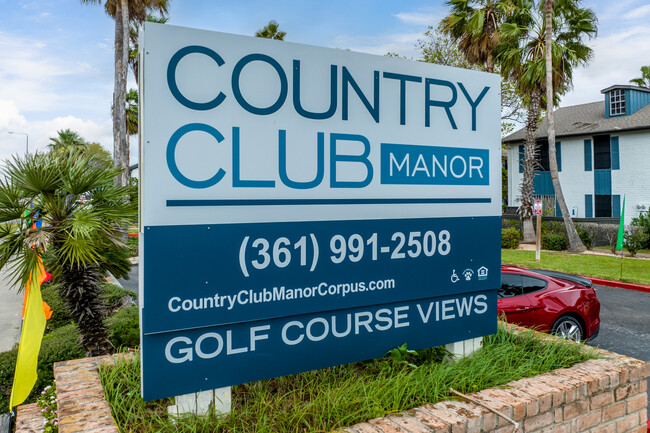 Country Club Manor in Corpus Christi, TX - Building Photo - Building Photo