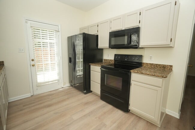 12100 Cartgate Ln in Charlotte, NC - Building Photo - Building Photo
