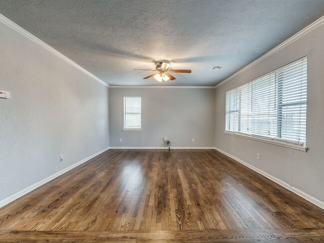 10201 Sunnymeade Pl in The Village, OK - Building Photo - Building Photo