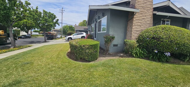 1760 Whitwood Ln in Campbell, CA - Building Photo - Building Photo