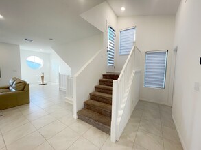 7773 Misty Oaks Ave in Las Vegas, NV - Building Photo - Building Photo