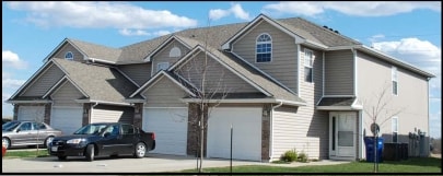 901 SW Imperial Ln in Lee's Summit, MO - Foto de edificio - Building Photo