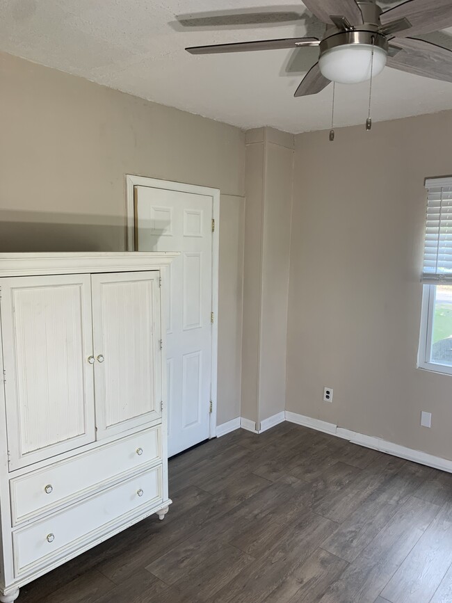 9222 Old Tyburn Rd in Morrisville, PA - Building Photo - Building Photo