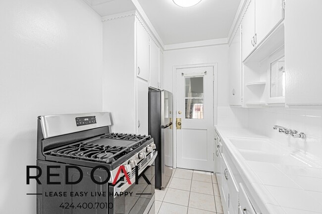 1828-1850 N Edgemont St in Los Angeles, CA - Building Photo - Building Photo