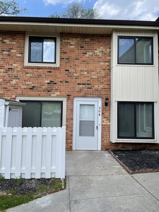 property at 904 Cobble Creek Curv