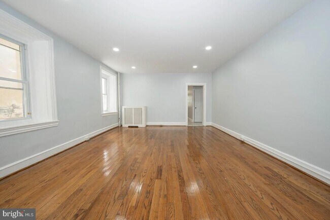 201 Dupont St in Philadelphia, PA - Building Photo - Building Photo