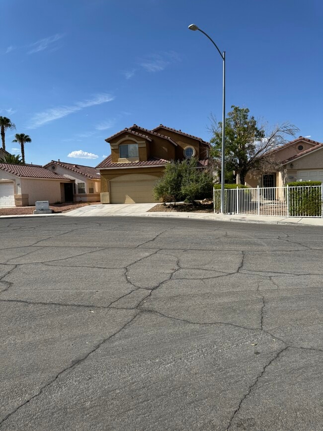 7260 Gold Find Ct in Las Vegas, NV - Building Photo - Building Photo