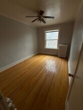 7946 S Essex Ave in Chicago, IL - Building Photo - Building Photo