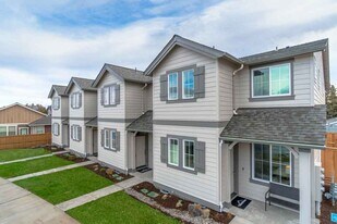 2549 NE Purcell Blvd in Bend, OR - Building Photo