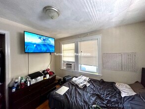 56 Gordon St, Unit 2 in Somerville, MA - Foto de edificio - Building Photo