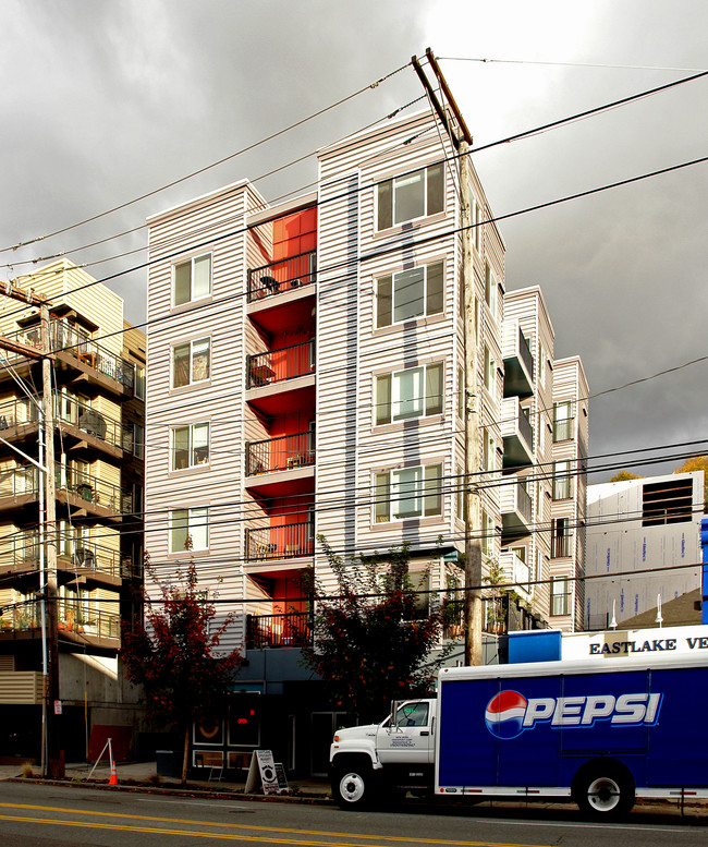 1540 Eastlake Ave in Seattle, WA - Foto de edificio - Building Photo