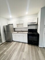 169 16th Ave, Unit 303 in Paterson, NJ - Building Photo