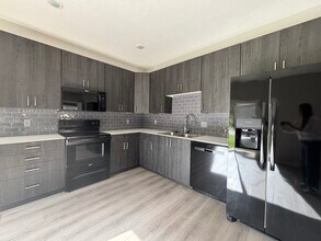 4940 W Minota St in Springfield, MO - Foto de edificio - Building Photo