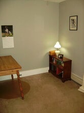 39 Exeter Rd, Unit #2, upstairs in Newmarket, NH - Foto de edificio - Building Photo