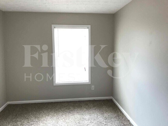 7945 Weathers Ct in Lithonia, GA - Foto de edificio - Building Photo