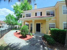 2422 White Magnolia Way in Sanford, FL - Building Photo