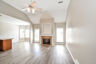 964 Cully Rd in Memphis, TN - Foto de edificio - Building Photo