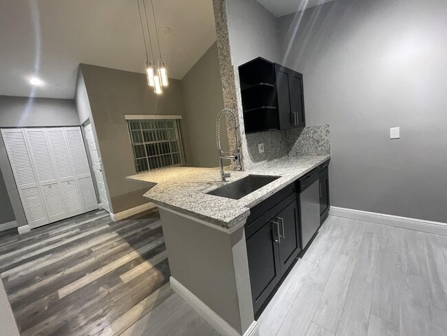 property at 2820 N Oakland Forest Dr