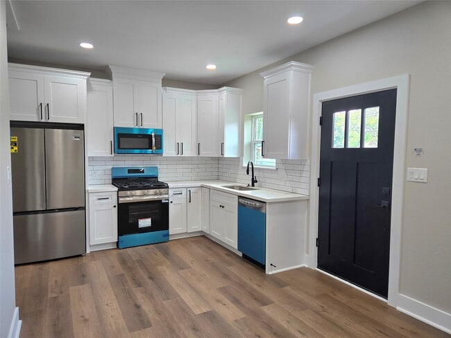 property at 7830 Woodlyn Rd