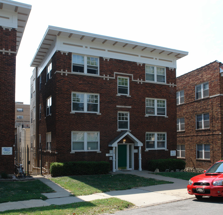 Jordon Plaza in Kansas City, MO - Building Photo