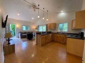 2646 Delphi Rd SW, Unit Apartment 1 in Olympia, WA - Building Photo