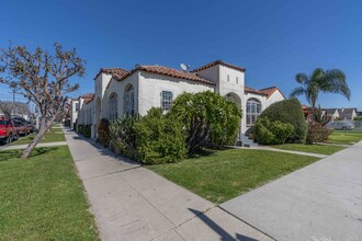 6318 S Harvard Blvd in Los Angeles, CA - Building Photo - Building Photo