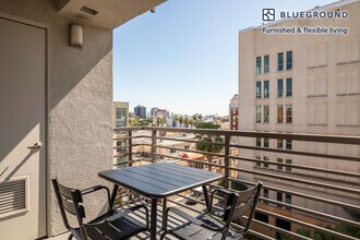 1724 Highland Ave in Los Angeles, CA - Building Photo - Building Photo